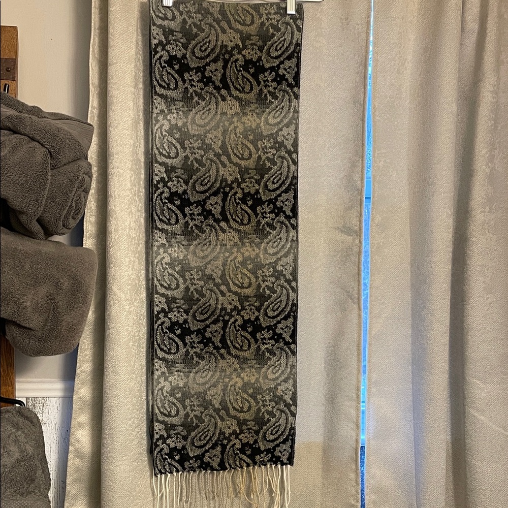 Cejon Black and Gray Paisley Scarf